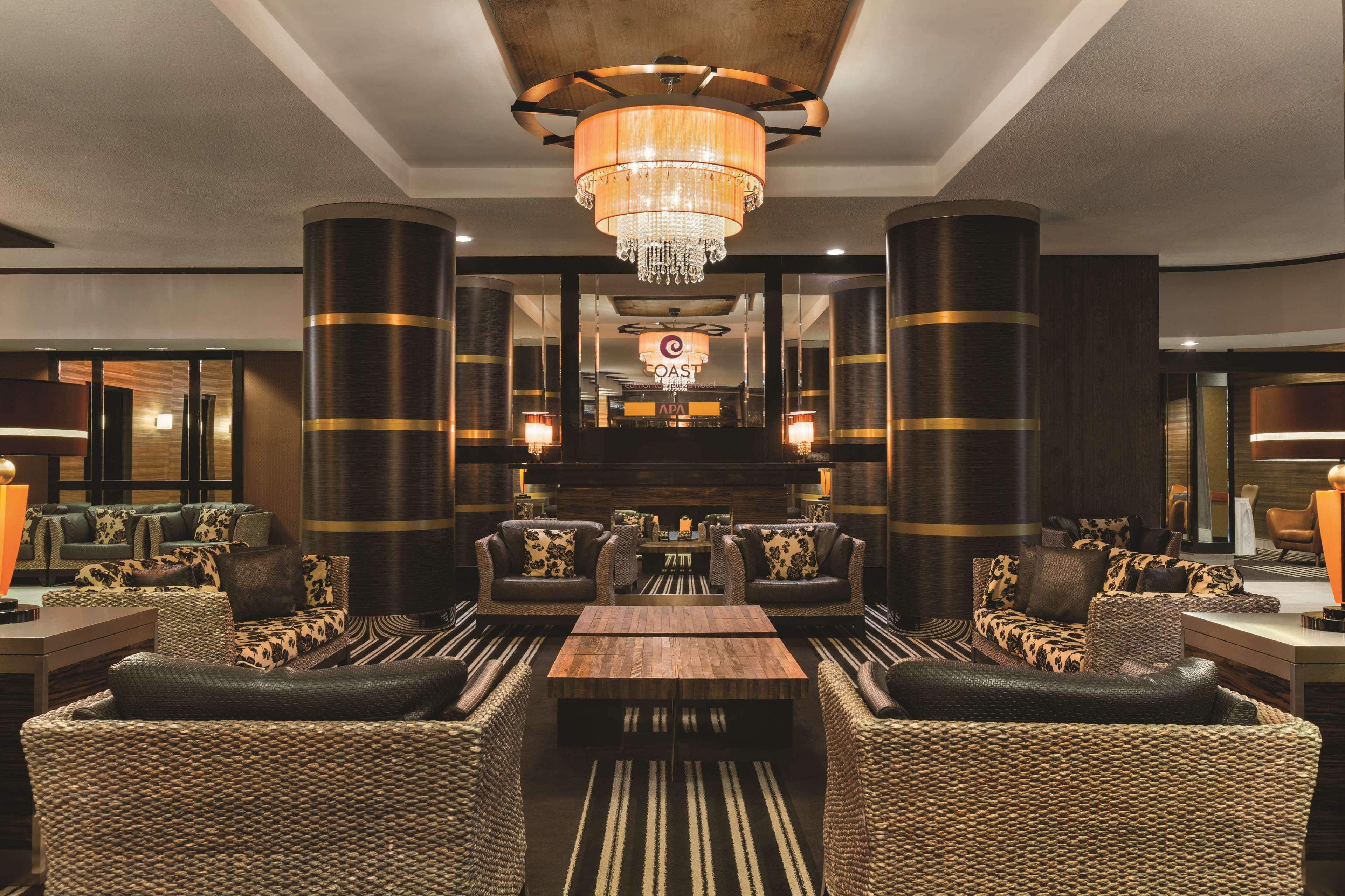 Coast Edmonton Plaza Hotel By Apa Εξωτερικό φωτογραφία